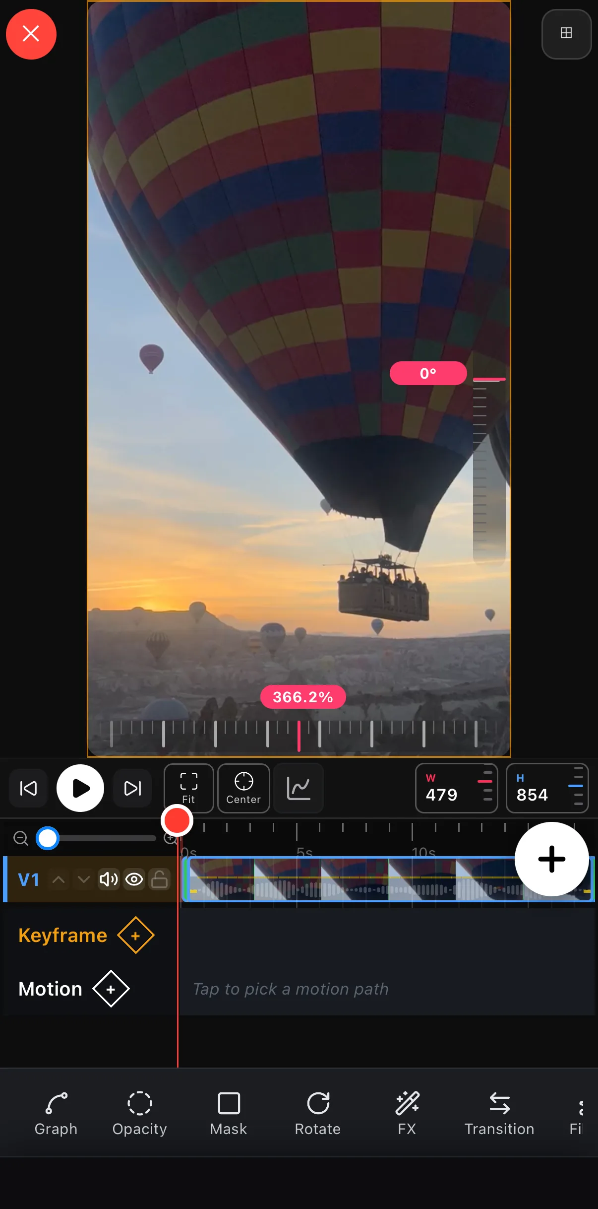Keyframe mode on a hot-air-balloon clip: the scale ruler under the canvas, W/H fields, and the Keyframe and Motion rows under the clip